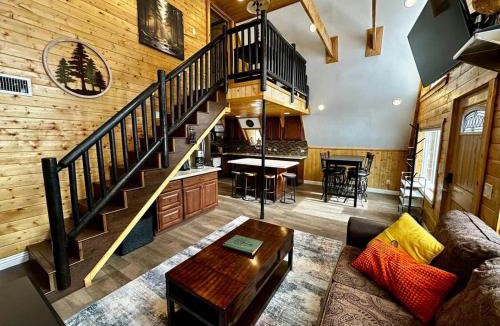 Meadow View Heights House | Luxury Cabin, Hot Tub & Fire Pit, Zion&Bryce Basecamp