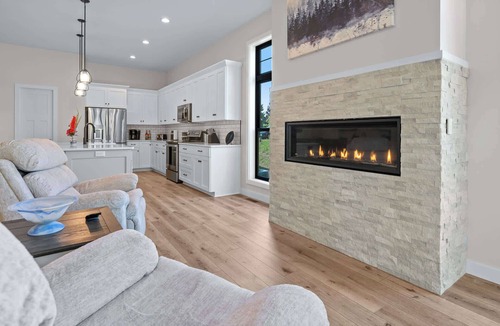 Egg Harbor Condo | Luxury Condo in Egg Harbor- Community pool and gym