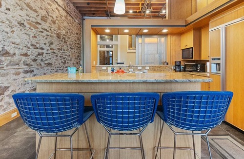 Downtown - Waterfront Condo | Luxury Condo | Paddle North w/Private Sauna & Gym