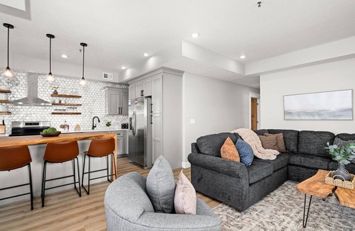 Park Point Condo | Luxury Condo w/Beach Access | Dragestil 717-1