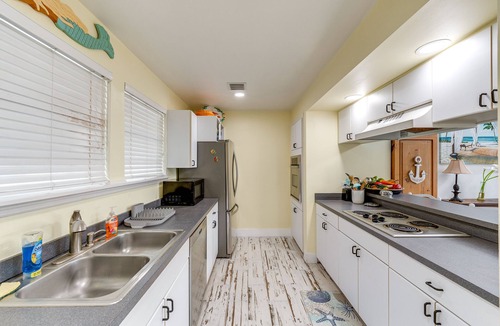 Buccaneer Point House | Luxury Key Largo Home w/Guest House & Pool!