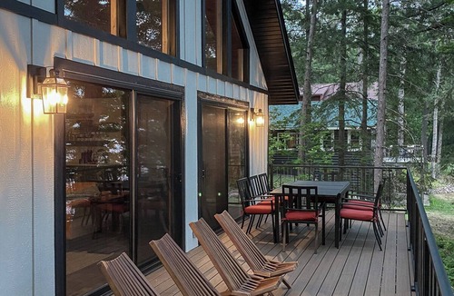 Northwoods Beach Cabin | Luxury Lakefront Northwoods Home on LCO - 20min from Hayward