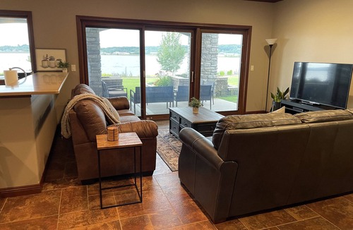 Dollar Bay House | Luxury Lakeside/Trailside Living