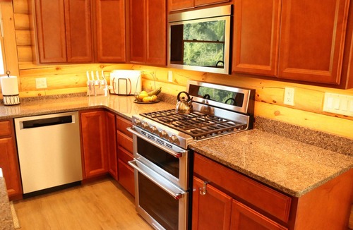 Empire House | Luxury Log Cabin - Walk to Sleeping Bear Sand Dunes