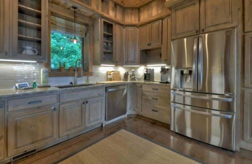 Cherry Log Cabin | Luxury Looks | $700 Off Your Stay!
