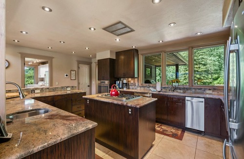 Purgatory House | Luxury Mountain Chalet with Elevator & Hot Tub, Dog Friendly