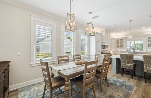 Crystal Beach House | Luxury New Build Golf Cart Included Steps to Pool & Beach Sleeps 11