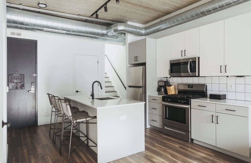 Near North Side Apartment | Luxury Penthouse Loft w/Terrace 507 | River North