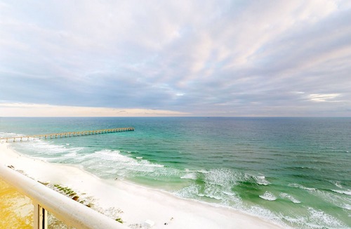 Navarre Beach Condo | Luxury Penthouse Condo with Oceanfront Views & Platinum Beach Service