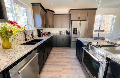 Sedro-Woolley Cabin | Luxury Private Cabin Beautifully Design with Beautiful Hiking Trails in Washington