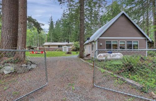Paradise Estates House | Luxury Rainier Cabin-Sauna-Hot Tub-EV-WiFi