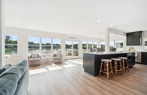 South Gull Lake House | Luxury Retreat on Gull Lake – Perfect for Your Next Getaway!