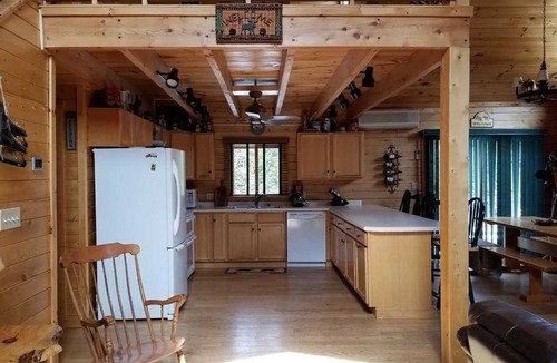 Thornton Cabin | Luxury Riverfront Log Cabin Retreat White Mountains, NH