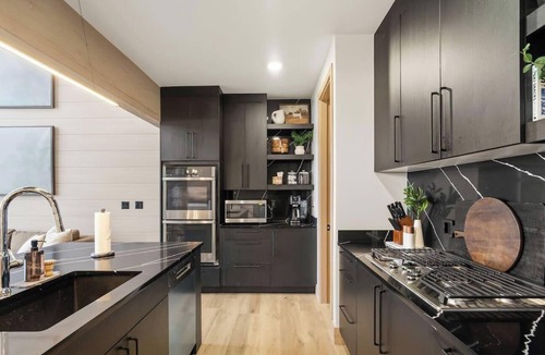 Brian Head House | Luxury Ski In and Ski Out Condo with Private Hot Tub and Sauna
