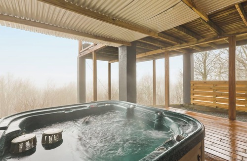 Seven Devils House | Luxury VIEWS from 4700', Hot Tub, Modern Rustic