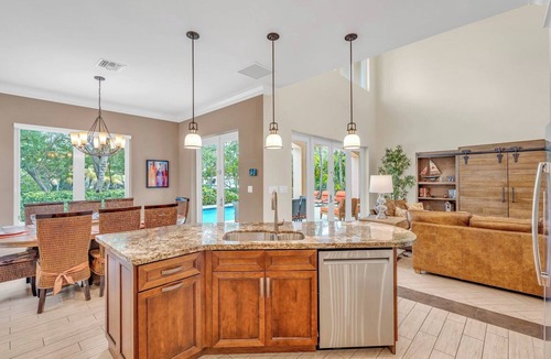 Coury House | M12 - Beautiful house in Key Colony offering 4 bedrooms, pool and dockage!