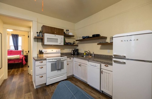 Market District Condo | Magenta 1BR | Easy Entry | Pet-Friendly