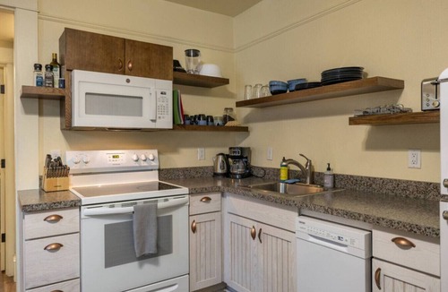 Market District Condo | Magenta 1BR | Easy Entry | Pet-Friendly