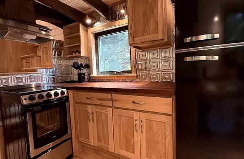 Idleyld Park Cabin | Magical Riverside Cabin Haven Near Umpqua River, Oregon
