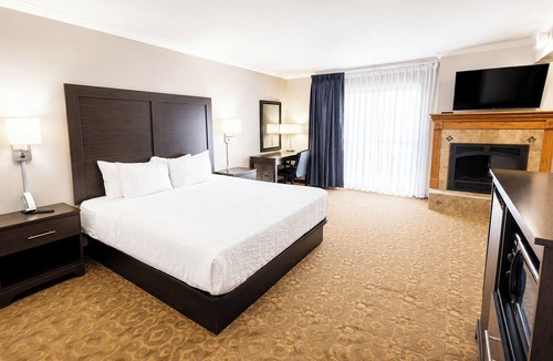 Escanaba Hotel | Magnuson Grand Pioneer Inn and Suites