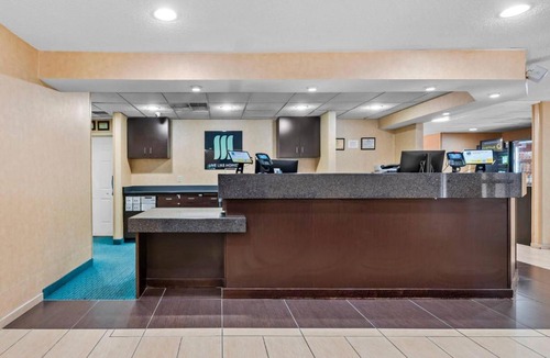 Appleton Hotel | MainStay Suites Appleton Airport - Fox River Mall Area