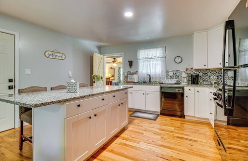 Mammoth Spring House | Mammoth Spring River Retreat: Family Gem, Big Yard