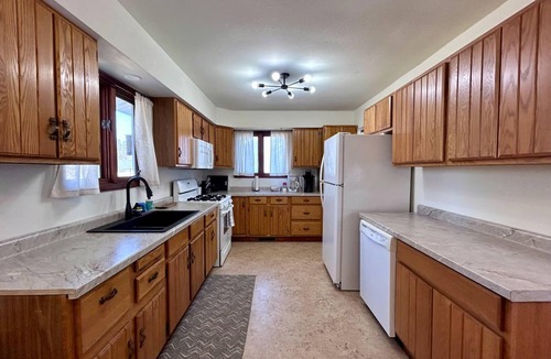 Bergland House | Maple Leaf Retreat ~ Near Lake Gogebic & UTV Trails!