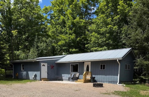 Crandon House | Maple Ridge Trail Side Cabin