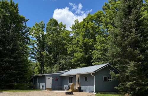 Crandon House | Maple Ridge Trail Side Cabin
