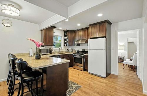 Brisbane House | Marbella Lane - 3BR Penthouse Executive Suite, SFO, Parking