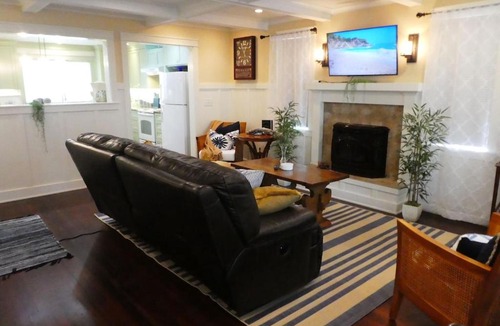 Garibaldi House | Mariner's Retreat ~ A Downtown Garibaldi Oasis