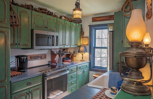 Stonington House | Maritime History Meets Modern Comfort at the Carriage House in Old Mystic, CT!
