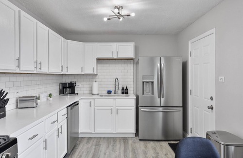Mokena House | Marvel - 4BR’s, 2 BA & Game Room