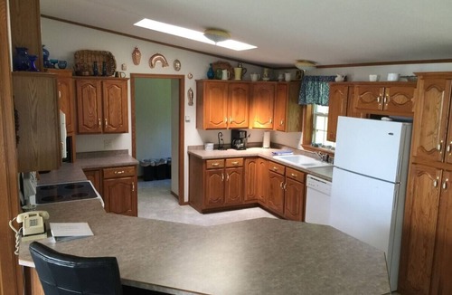 La Pointe House | Mary Ann`s - Lake Superior Access Across Middle Ro