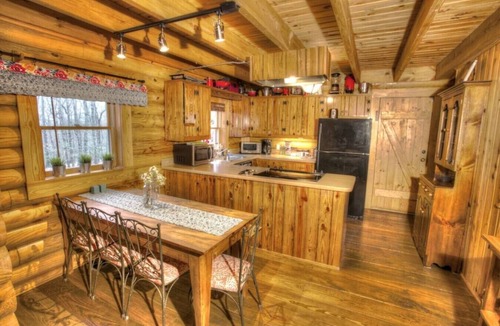 Sautee Nacoochee Cabin | Massive Cabin in the woods/6 miles from Helen