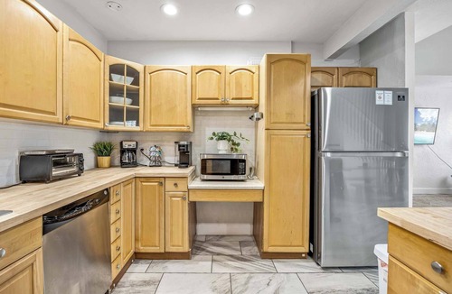 Orlando Beach House | Massive Property With Pool Perfect for Big Groups
