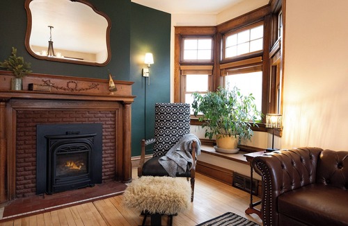 Endion House | Matilda - Stunning, 3-bed, vintage home in Duluth!