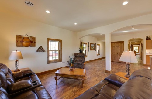 Campbellsport Apartment | 'McJugger’s Loft:' Walk to Lake, Park, Restaurants