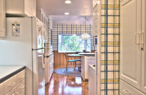 Downtown Cannon Beach House | McRae House- Close to Beach-Family Friendly Beach House-Prime location-Cozy