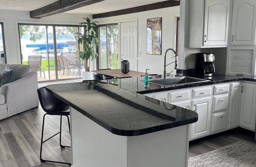 Warsaw Cottage | Memorable Vacation Awaits on Big Chapman Lake! Sleeps 8! Optional Pontoon!