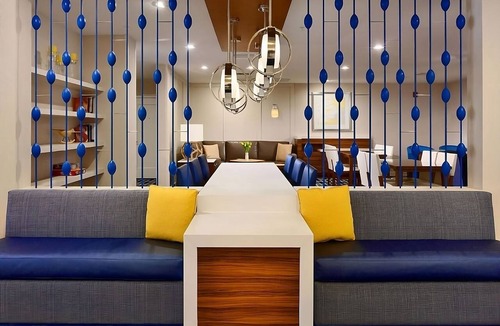 Schaumburg Hotel | Memorable Vacation, Short Drive To Arlington Heights Historical Museum!