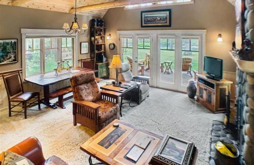 Camp Sherman House | Metolius Cabin