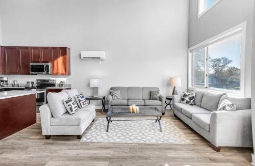 Birmingham Apartment | Michigan Condo Unit 204