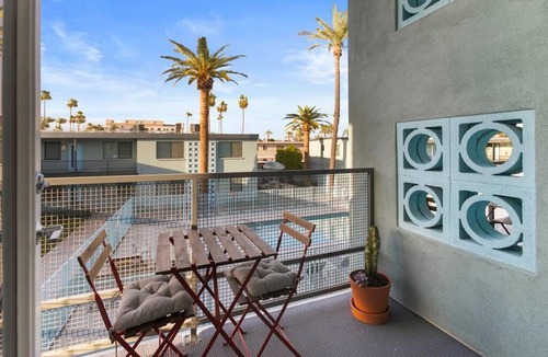 South Scottsdale Apartment | Micro Studio with balcony & pool view - Walk to OT