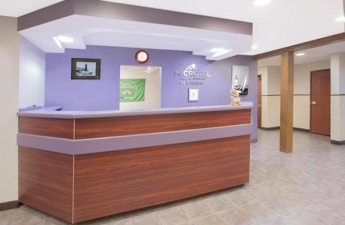 Manistee Hotel | Microtel Inn and Suites Manistee