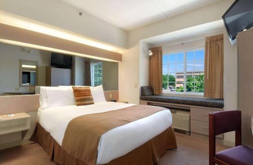 East Bloomington Hotel | Microtel Inn & Suites by Wyndham Bloomington MSP Airport