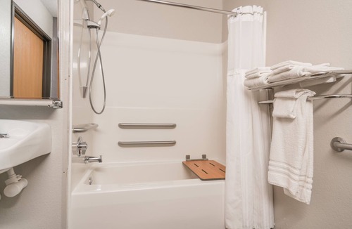 Springfield Hotel | Microtel Inn & Suites by Wyndham Springfield
