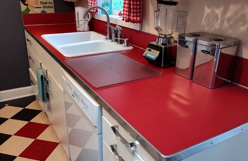 Oatfield House | Mid Century style, Mt Hood, Gorge, City accessibility. 2 bedroom in Clackamas
