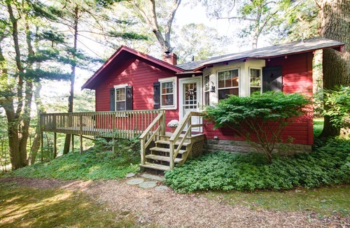 Montague House | Mid Oaks Cottage