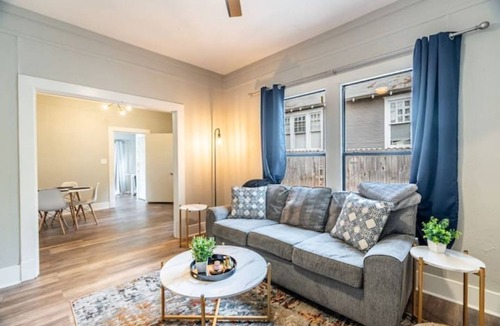 Capital View House | Midtown Cottage (Side A)